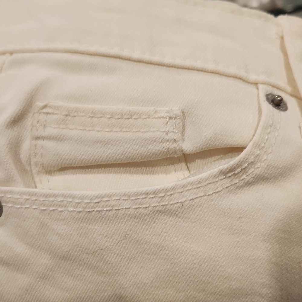 [Universal Thread] Mid Rise Skinny - Size 2/26R - Picture 5 of 9
